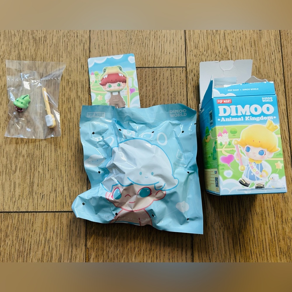 Pop Mart Dimoo Animal Kingdom Doll - Crocodile Cleaner